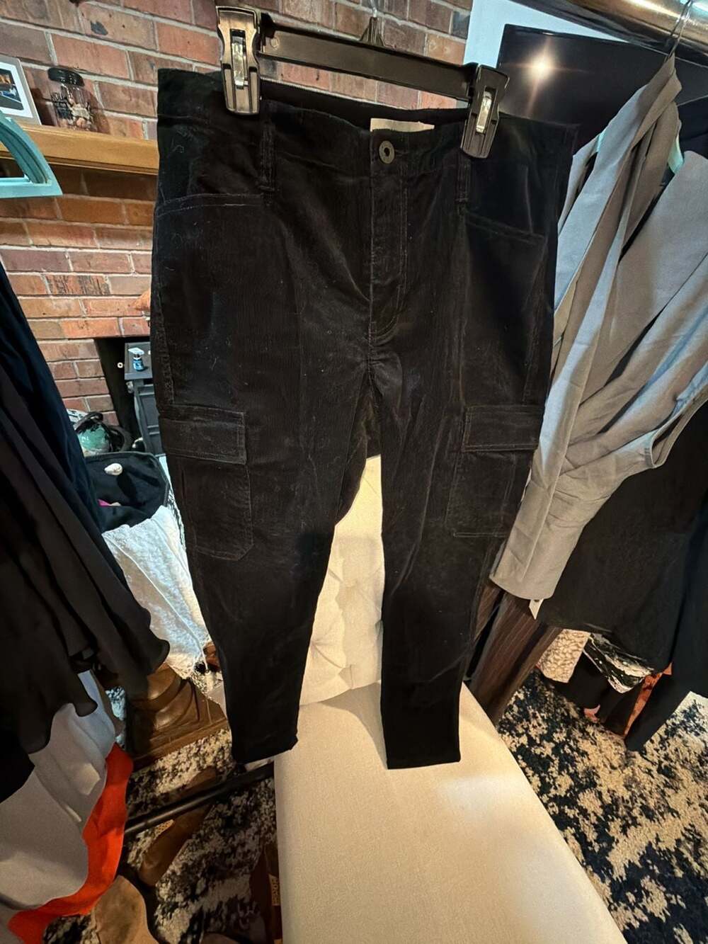 Vince Women's Black Corduroy Cargo Pants Size 10